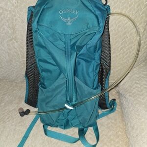 Osprey Hydration Pack in Teal